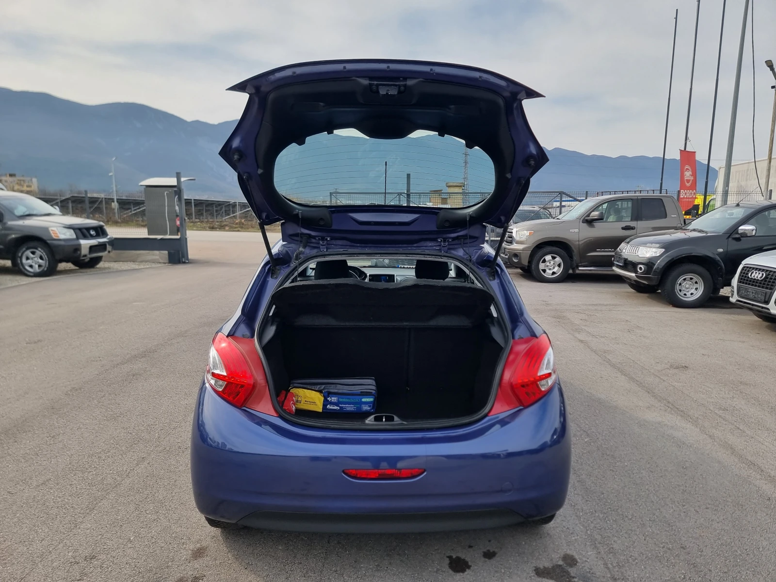 Peugeot 208 1.6E-HDI | Mobile.bg � ����������� 13