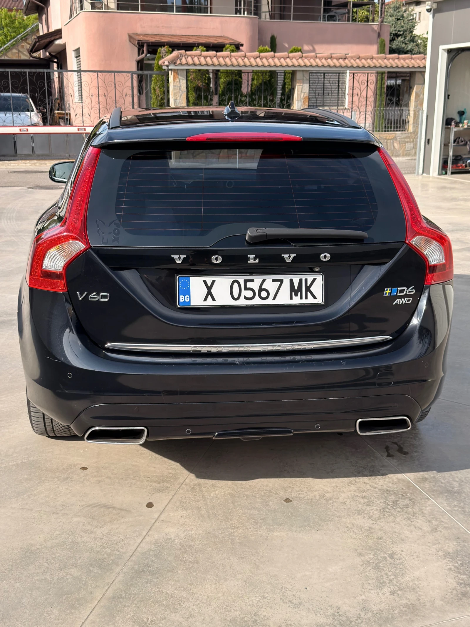 Volvo V60 D6 Plug-in Hybrid, снимка 4 - Автомобили и джипове - 54528765