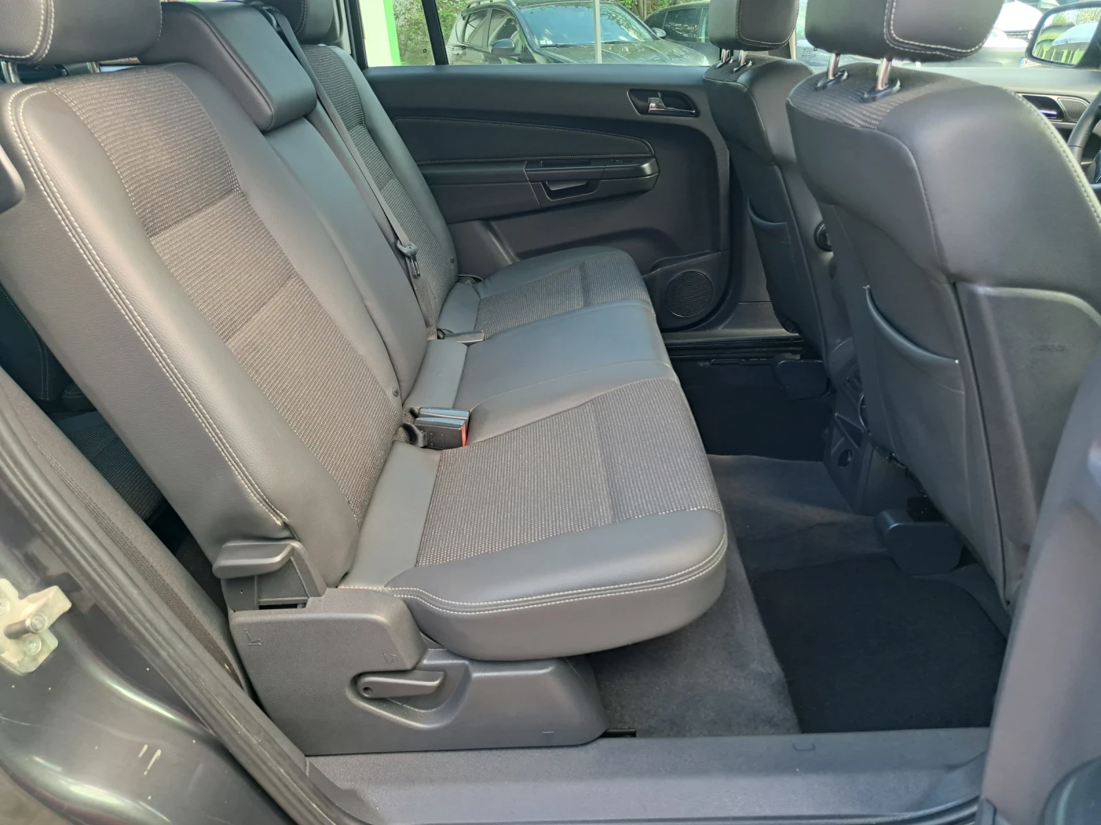 Opel Zafira 1.7CDTI ECOFLEX COSMO , снимка 11 - Автомобили и джипове - 54720757