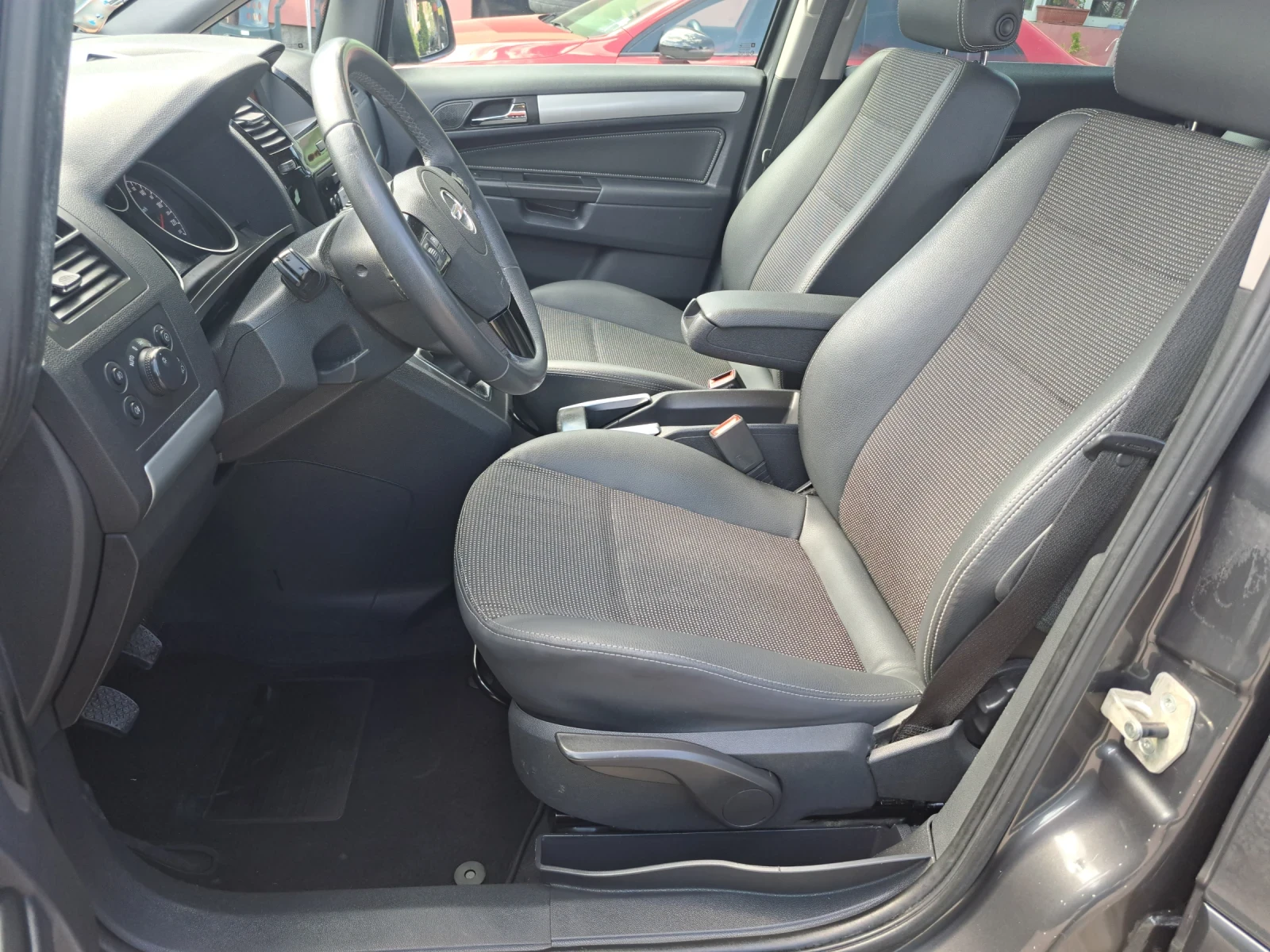 Opel Zafira 1.7CDTI ECOFLEX COSMO , снимка 7 - Автомобили и джипове - 54720757