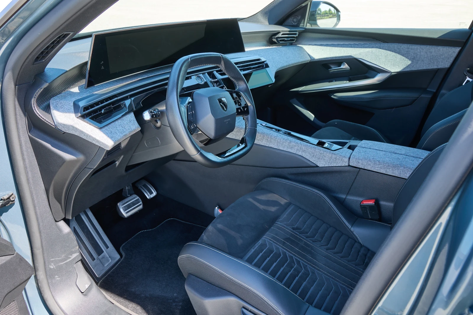 Peugeot 3008 e-3008 GT-Line, снимка 9 - Автомобили и джипове - 55010190