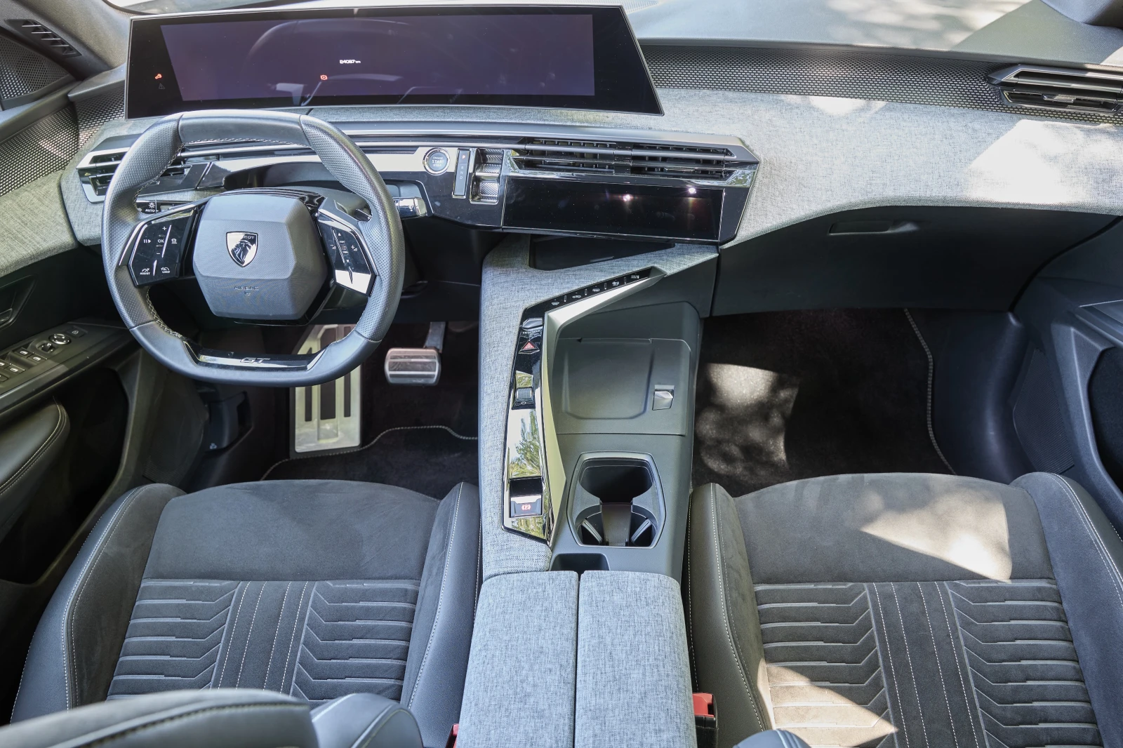 Peugeot 3008 e-3008 GT-Line, снимка 10 - Автомобили и джипове - 55010190