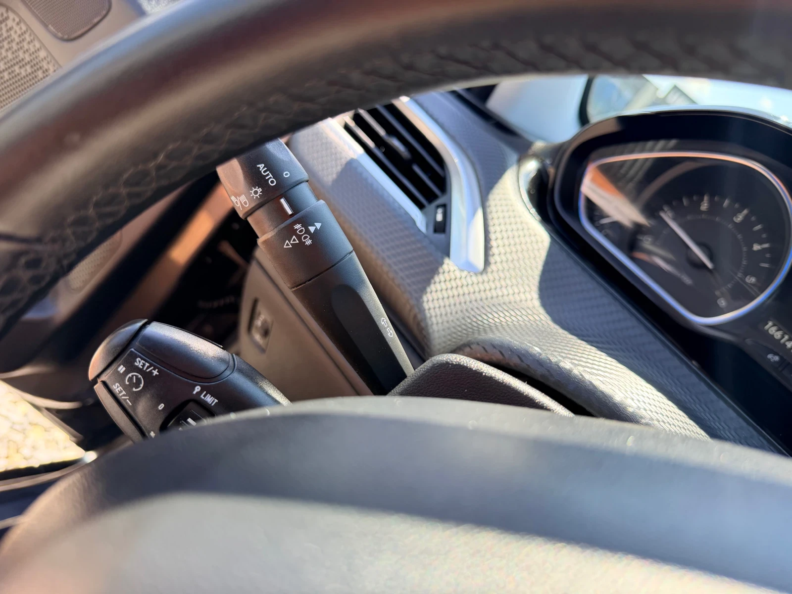 Peugeot 2008 1.6HDI 120к.с. ALLURE, снимка 10 - Автомобили и джипове - 55467330