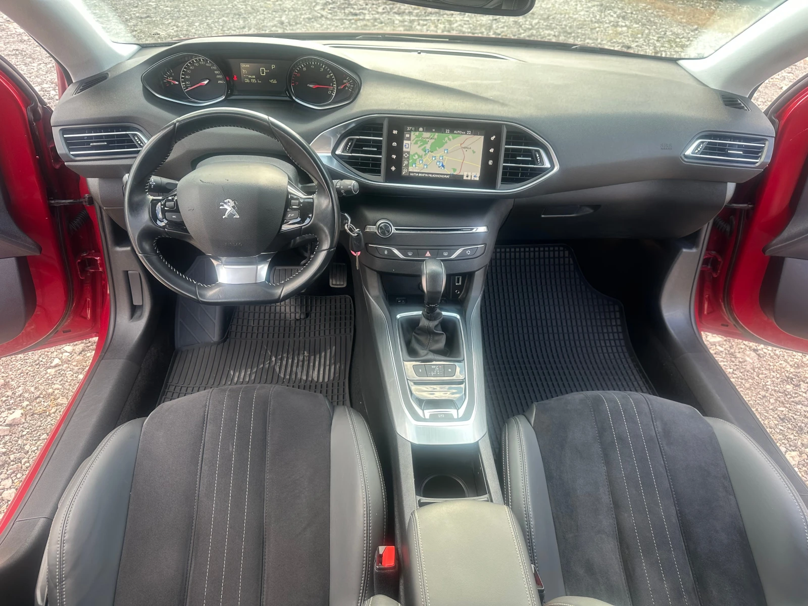 Peugeot 308 1, 2TI 136kc TOPPP, снимка 10 - Автомобили и джипове - 55569541