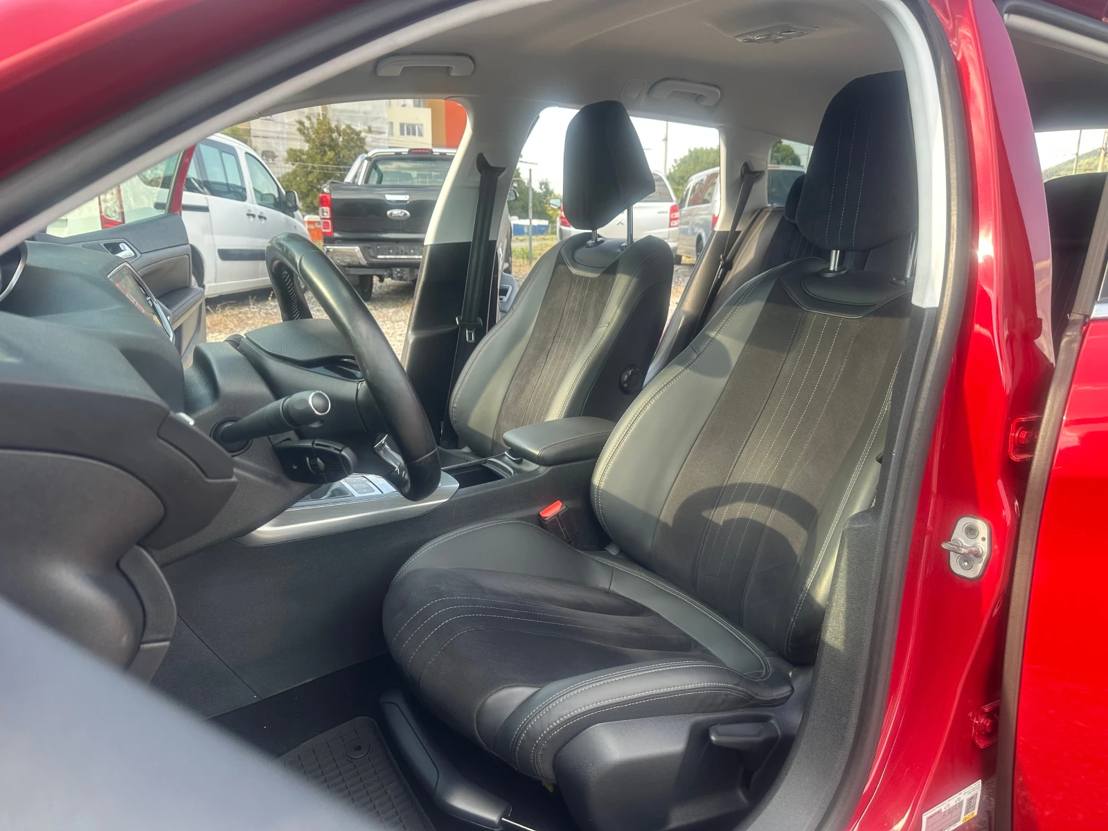 Peugeot 308 1, 2TI 136kc TOPPP, снимка 9 - Автомобили и джипове - 55569541