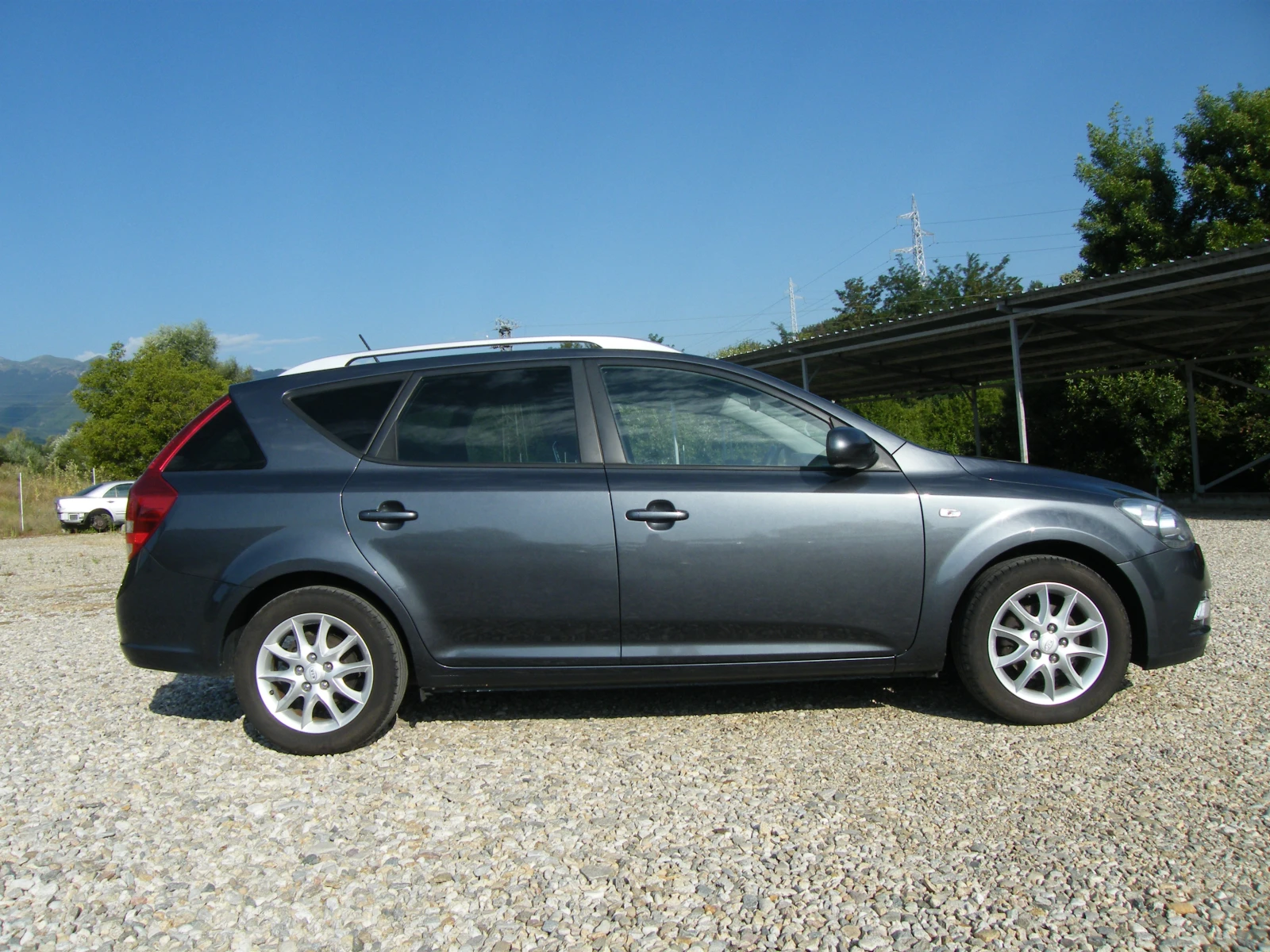 Kia Ceed 1.6, снимка 3 - Автомобили и джипове - 55649647
