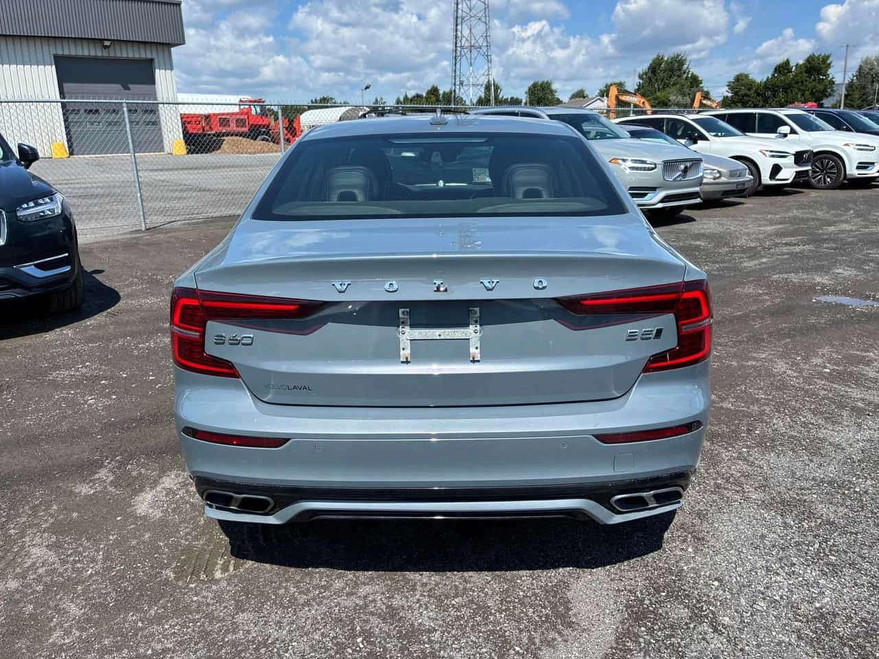 Volvo S60 B5 AWD R Design / Bowers & Wilkins / 360 , снимка 4 - Автомобили и джипове - 55701842