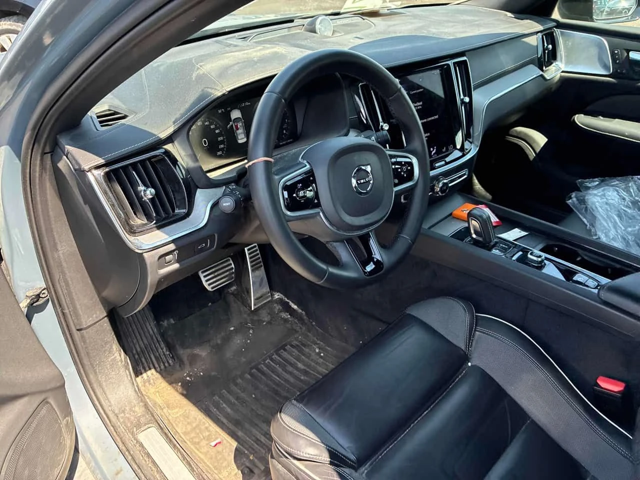 Volvo S60 B5 AWD R Design / Bowers & Wilkins / 360 , снимка 5 - Автомобили и джипове - 55701842