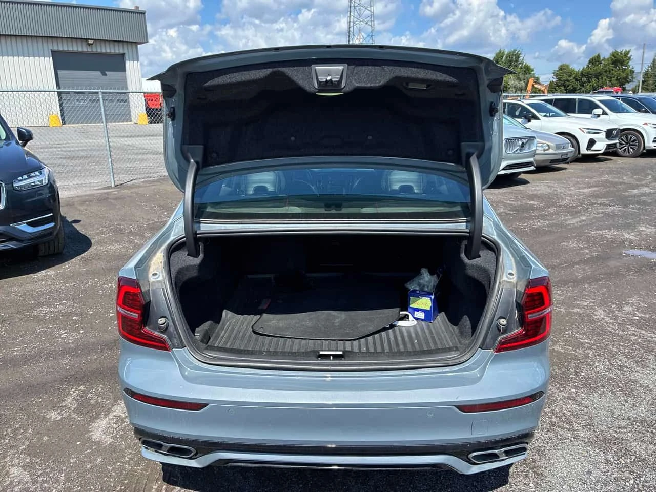 Volvo S60 B5 AWD R Design / Bowers & Wilkins / 360 , снимка 14 - Автомобили и джипове - 55701842