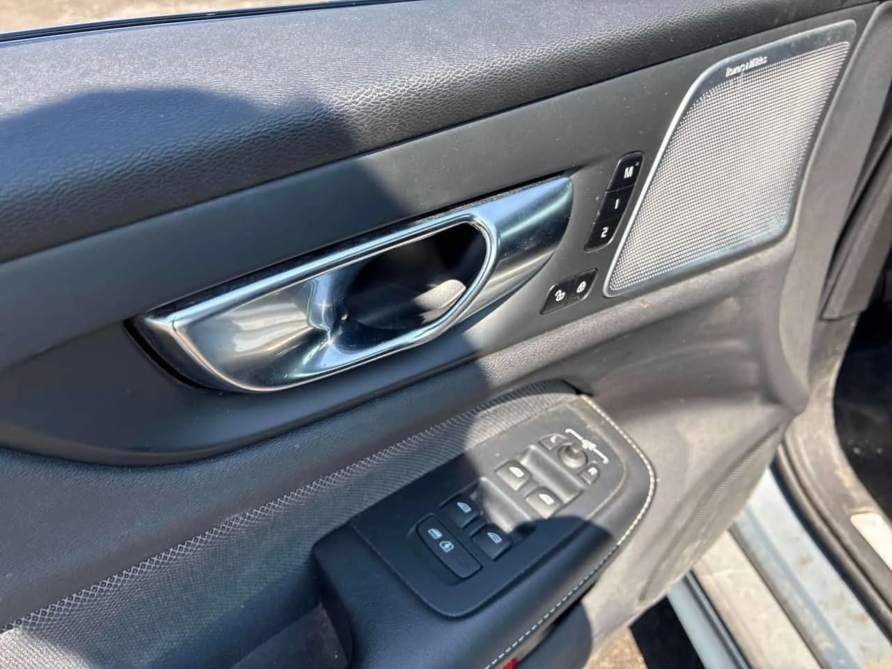 Volvo S60 B5 AWD R Design / Bowers & Wilkins / 360 , снимка 12 - Автомобили и джипове - 55701842