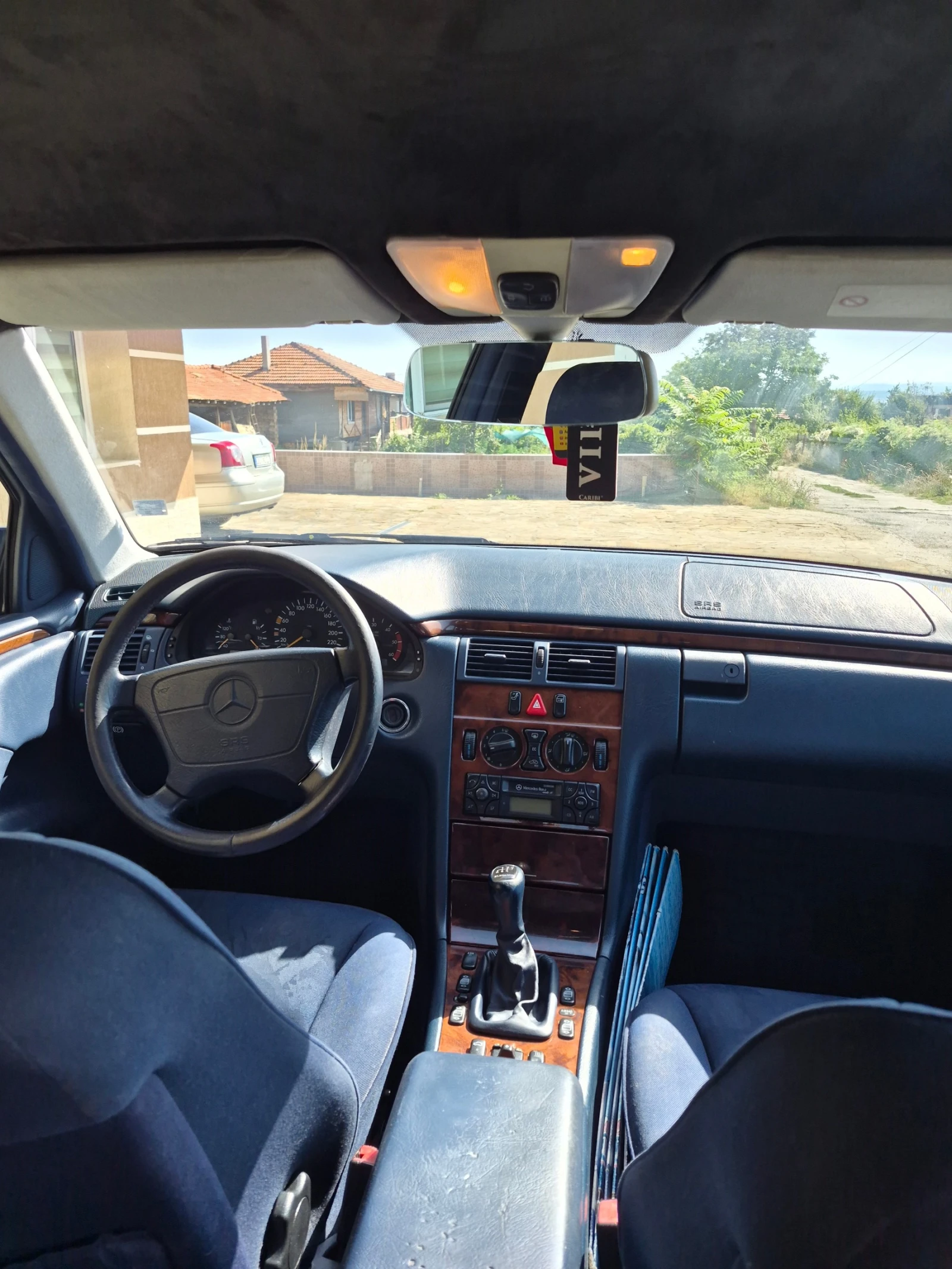 Mercedes-Benz E 220 CDI, снимка 8 - Автомобили и джипове - 55888835
