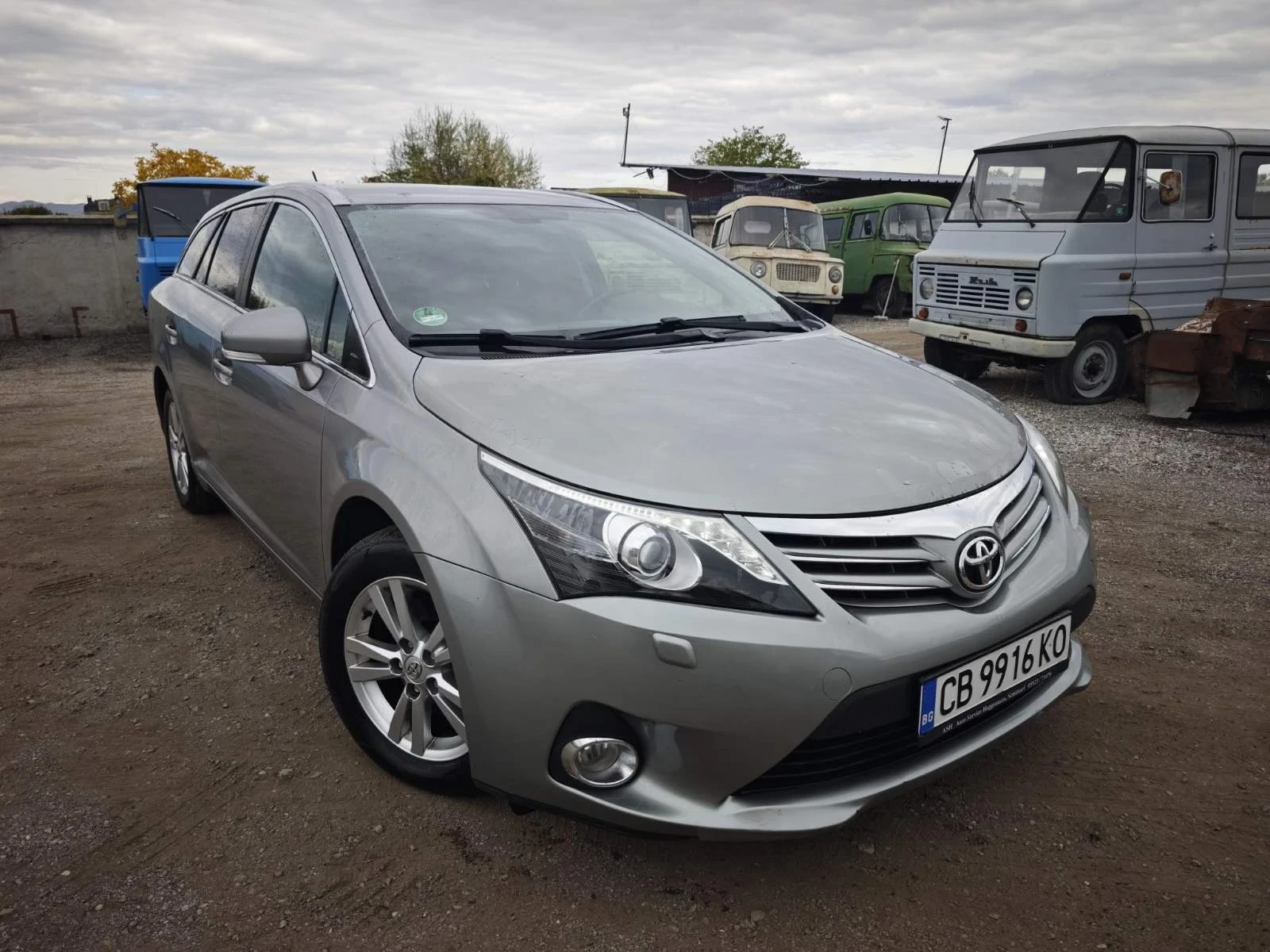 Toyota Avensis 2.0d4d 6 speed NAVI теглич