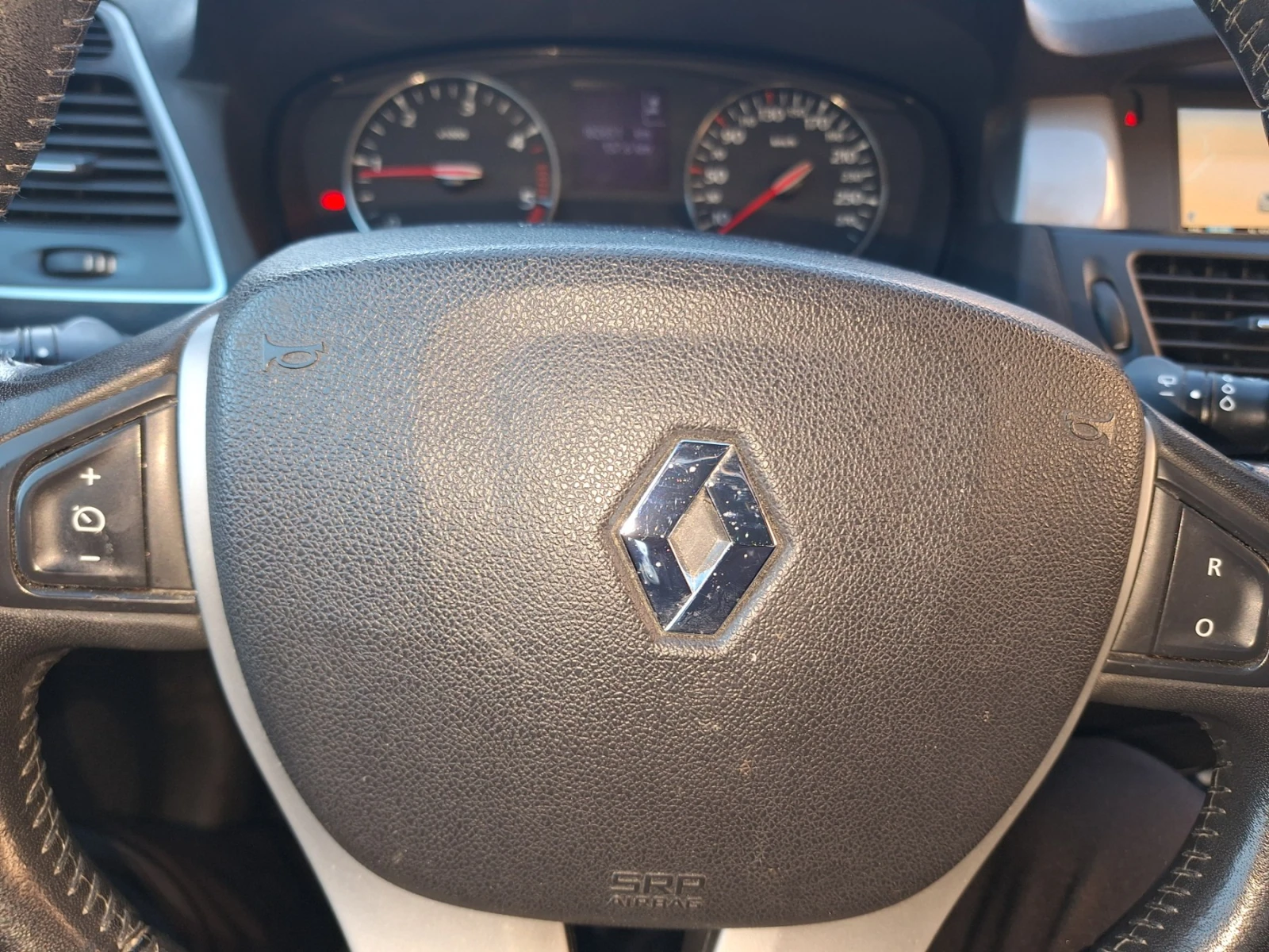 Renault Laguna 2.0, снимка 6 - Автомобили и джипове - 56567859