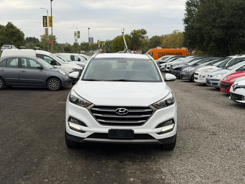 Hyundai Tucson 1.6i EURO6 Уникат!!! Реални км!!! , снимка 2 - Автомобили и джипове - 52057723