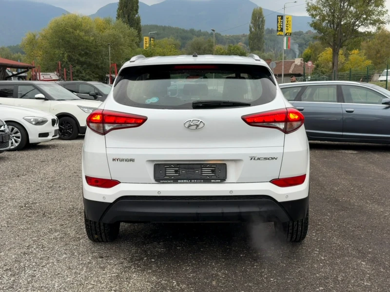 Hyundai Tucson 1.6i EURO6 Уникат!!! Реални км!!! , снимка 6 - Автомобили и джипове - 52057723