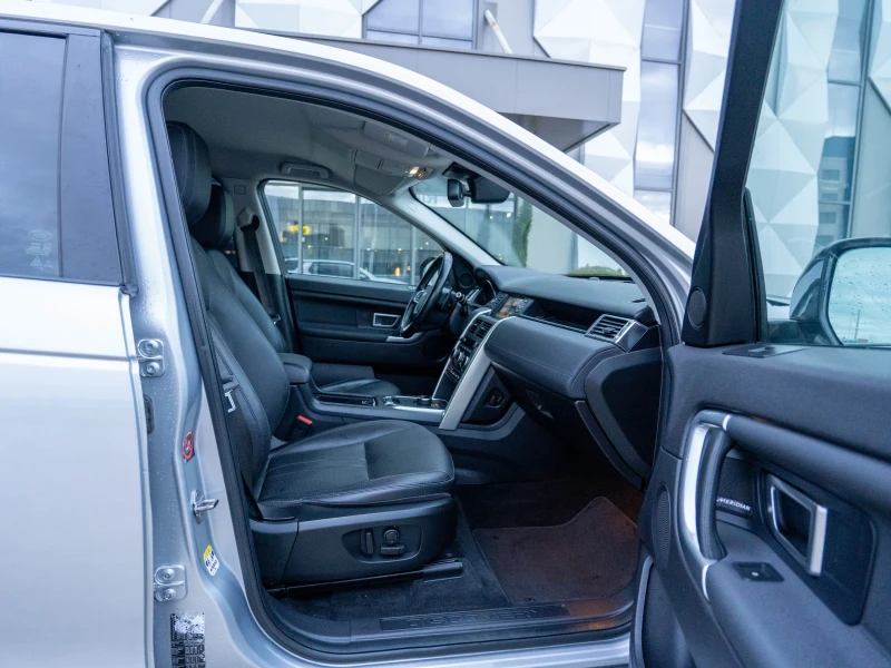 Land Rover Discovery Sport 180 кс Distronic, снимка 10 - Автомобили и джипове - 52651764