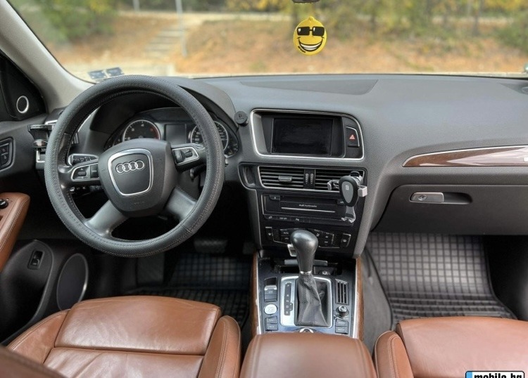 Audi Q5 Audi Q5 3.0 tdi quattro !обслужена ТОП състояние!, снимка 13 - Автомобили и джипове - 44718087