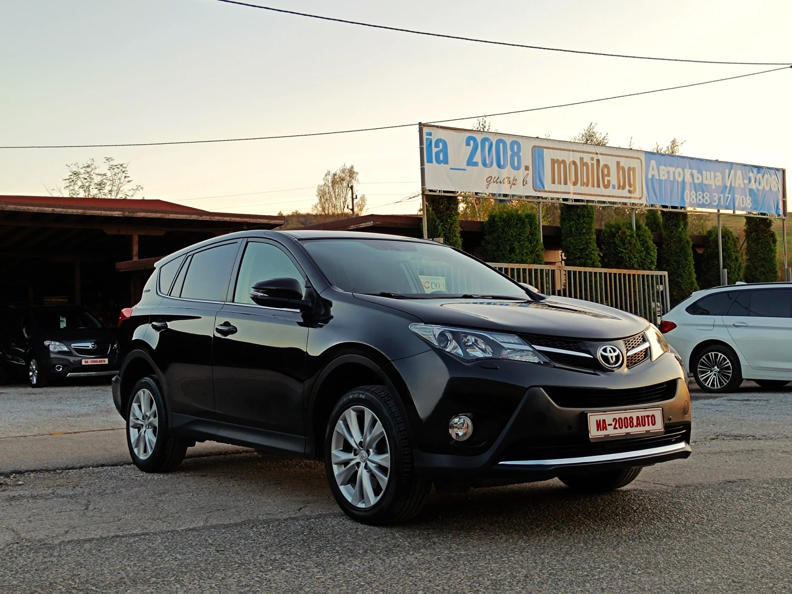 Toyota Rav4 2.2 d* 4x4* АВТОМАТИК* NAVI* Keyless Go* EURO 5B - изображение 3