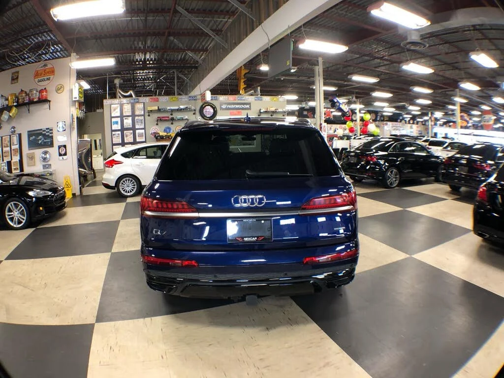 Audi Q7 * АВТО КРЕДИТ* ЦЕНА ДО БГ * СЕРВИЗНА ИСТОРИЯ *  - изображение 7