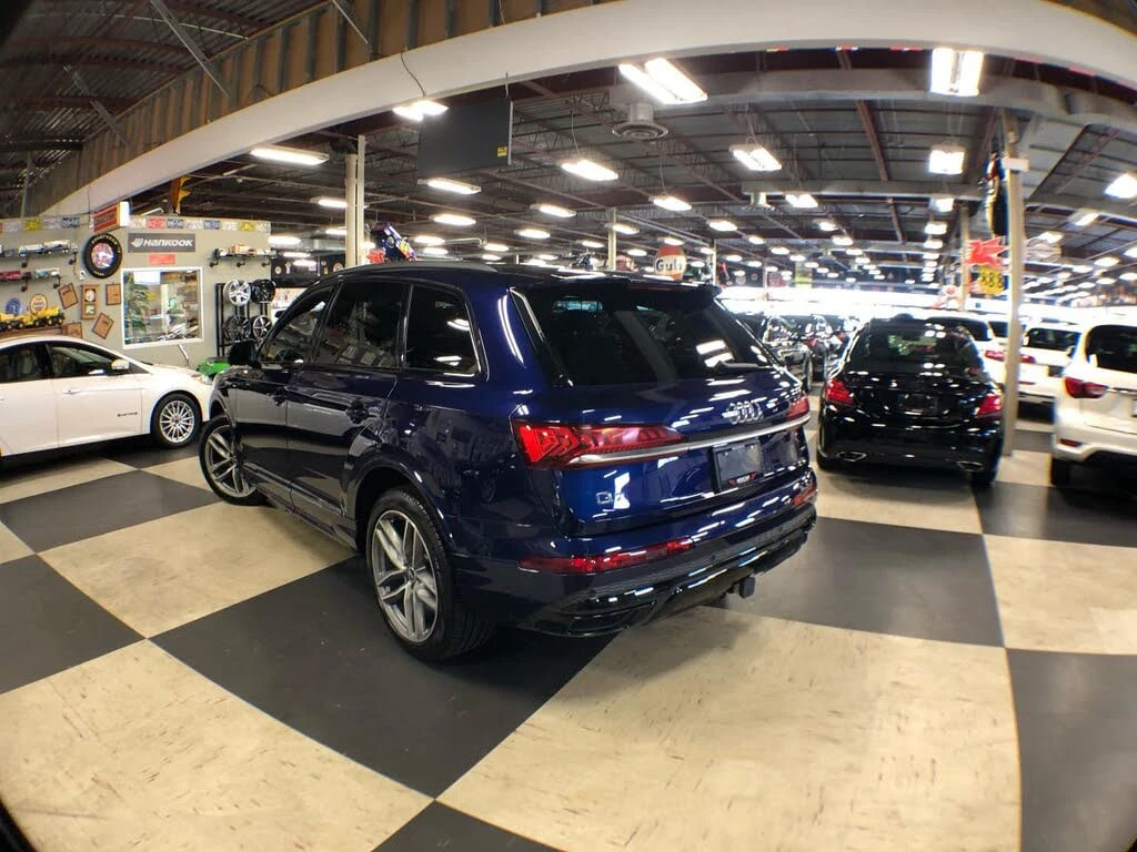 Audi Q7 * АВТО КРЕДИТ* ЦЕНА ДО БГ * СЕРВИЗНА ИСТОРИЯ *  - изображение 6