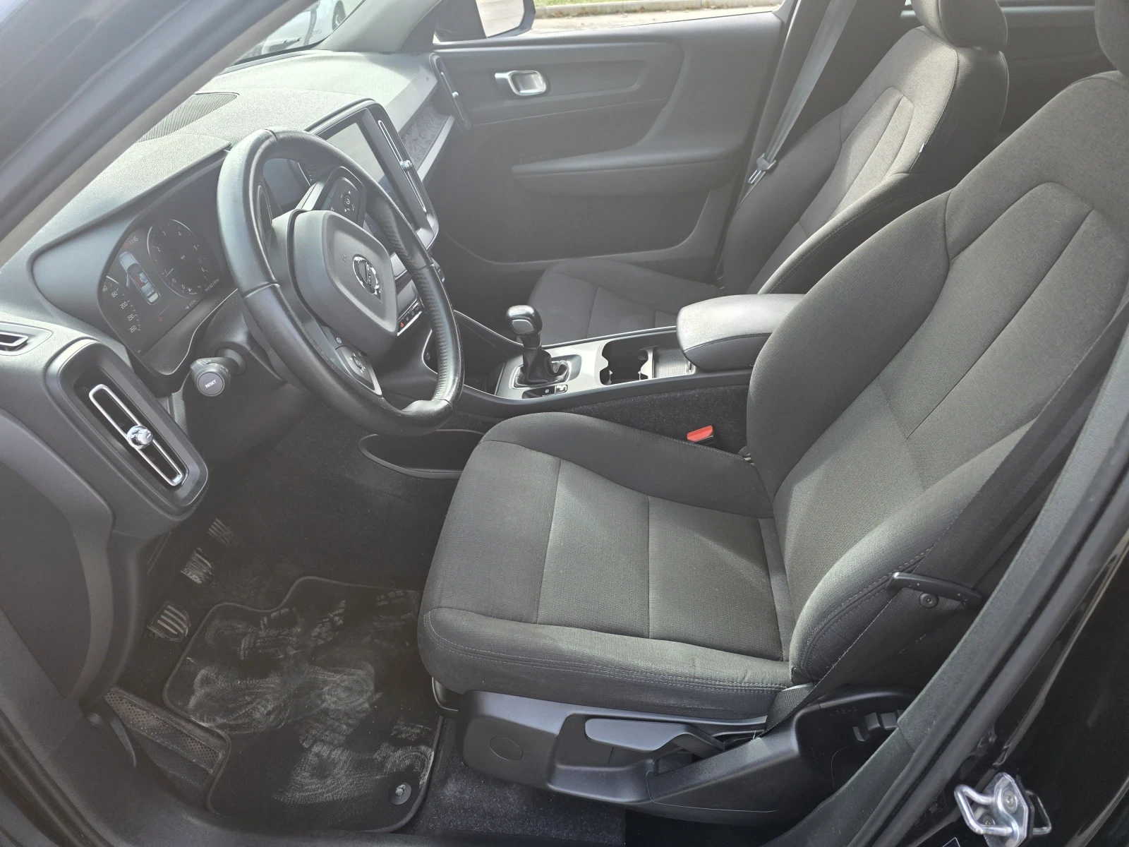 Volvo XC40 2.0D - изображение 8