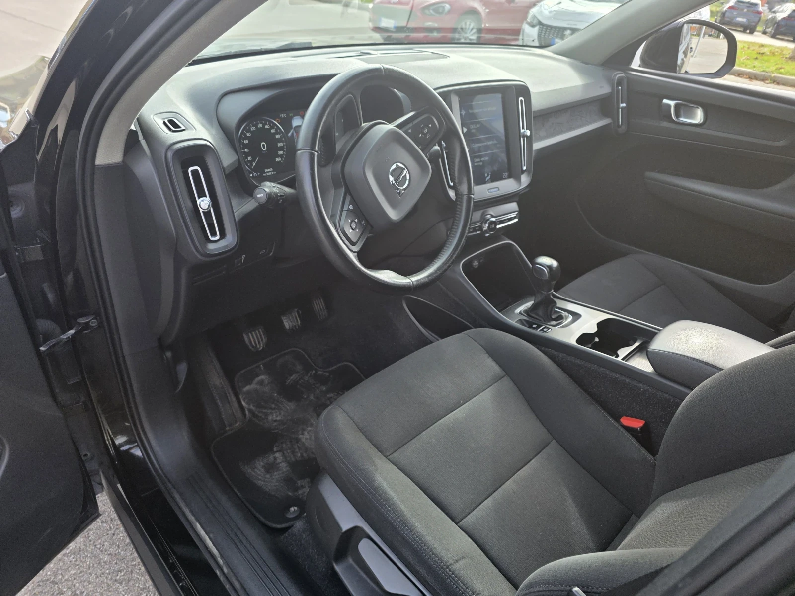 Volvo XC40 2.0D - изображение 7