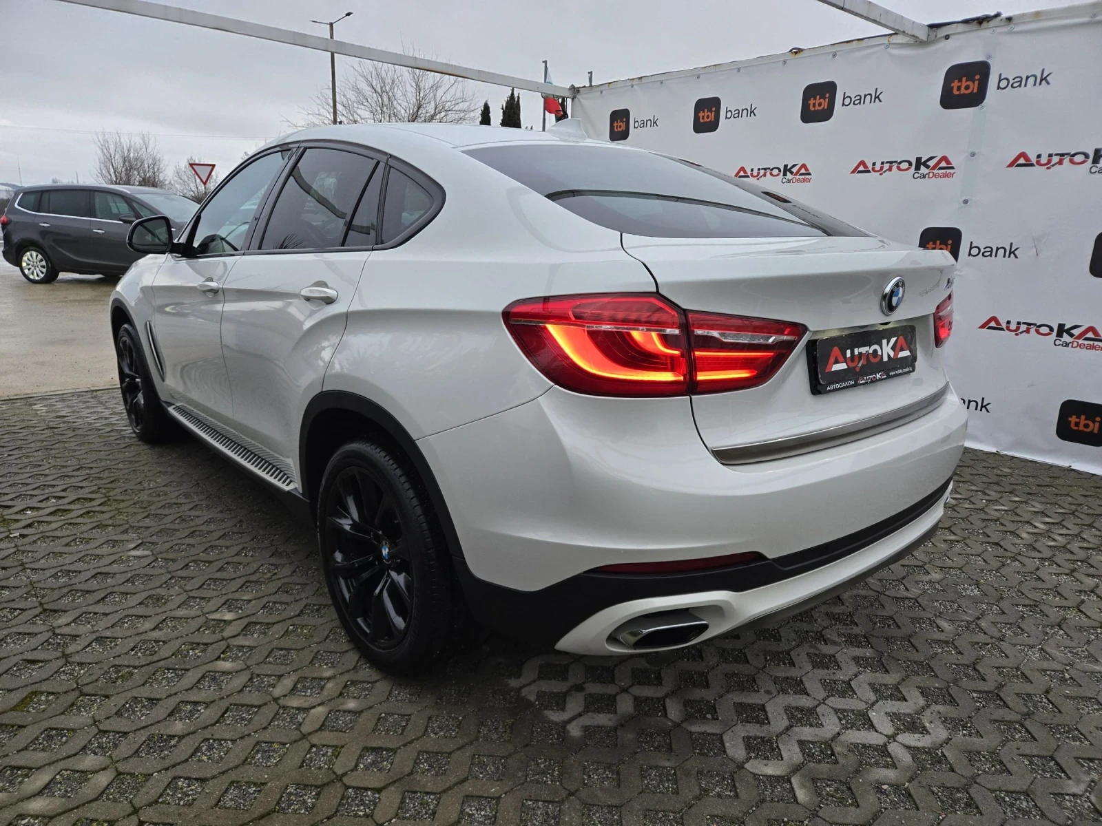 BMW X6 3.0D-313кс/128.000км/HUD/360/H&K/KEYLESS - изображение 5