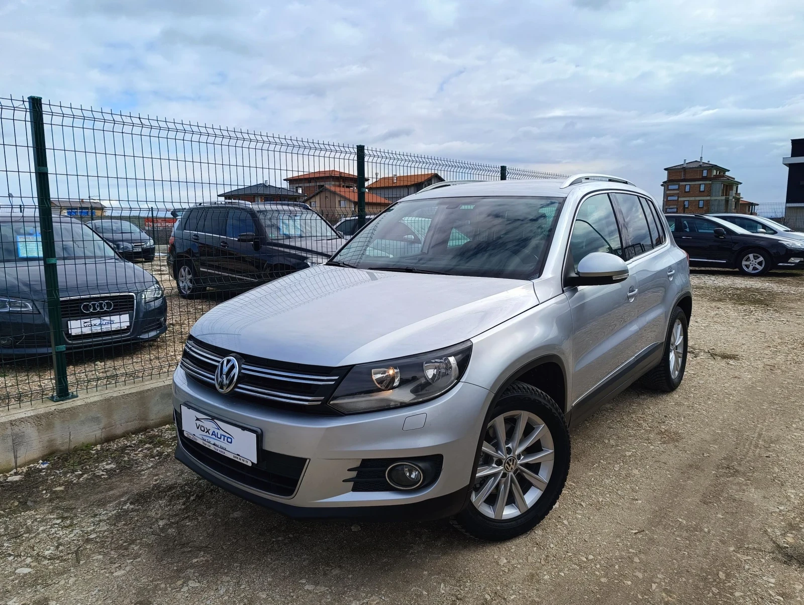 VW Tiguan 2.0 ТОП СЪСТОЯНИЕ  - изображение 2