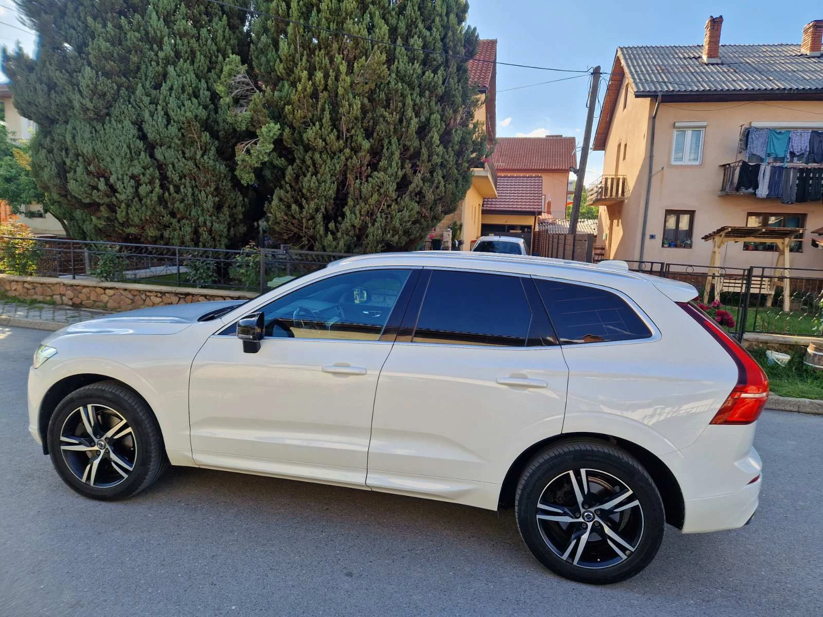 Volvo XC60 R LINE, снимка 2 - Автомобили и джипове - 54778960