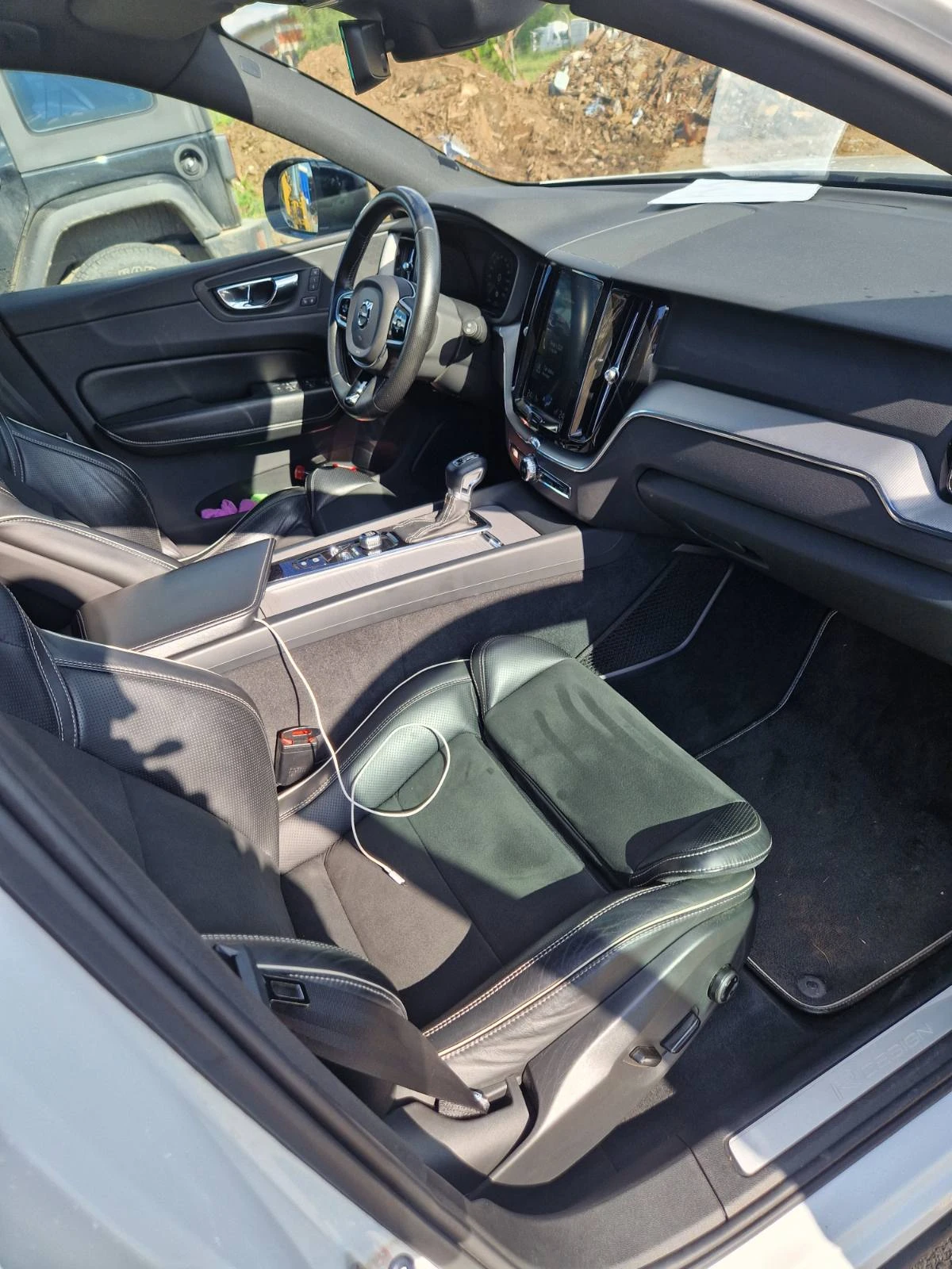Volvo XC60 R LINE, снимка 5 - Автомобили и джипове - 54778960