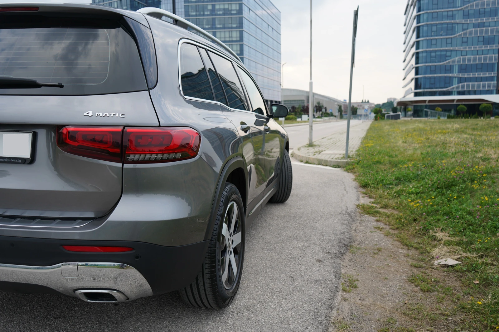Mercedes-Benz GLB 220 4MATIC / Burmester / 360 / MULTIBEAM LED, снимка 6 - Автомобили и джипове - 54979838