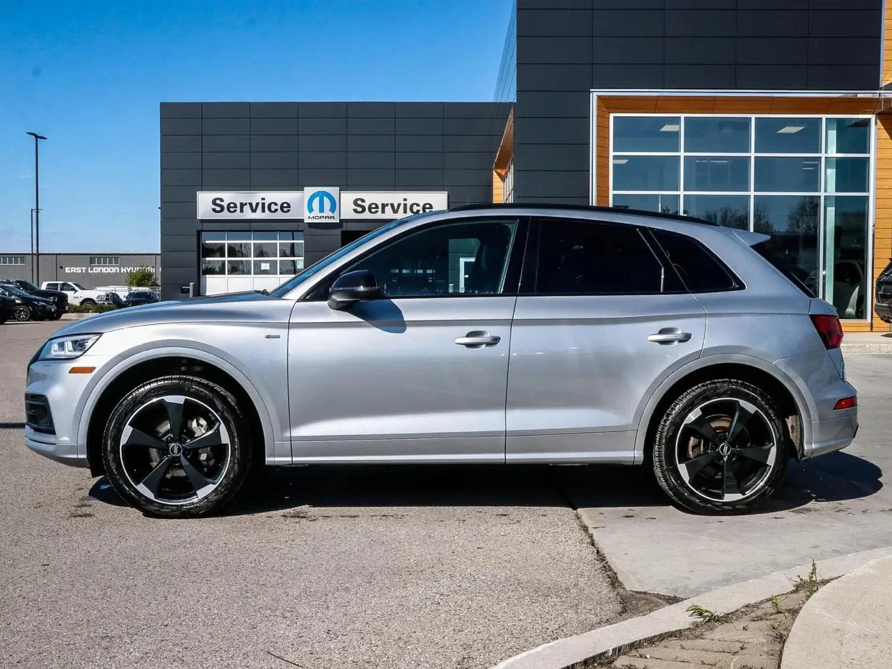 Audi Q5 45 Tehnik* B&O* S-line* 360* Distronic* Carplay, снимка 2 - Автомобили и джипове - 55000761
