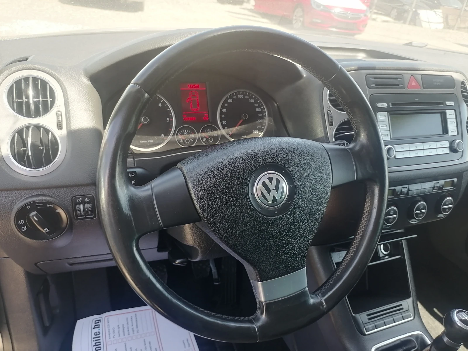 VW Tiguan 2, 0TDI 4x4, снимка 13 - Автомобили и джипове - 55455366