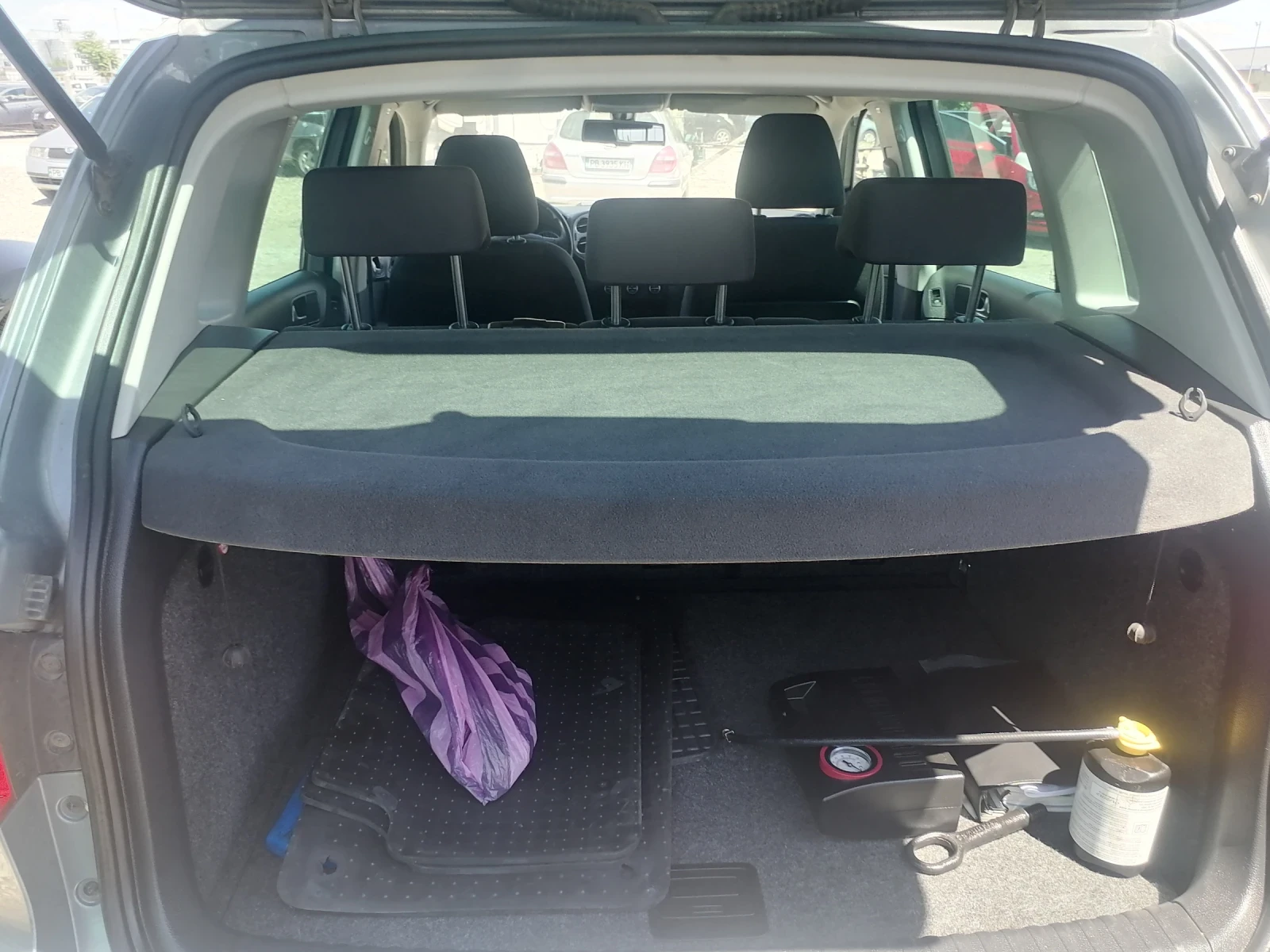 VW Tiguan 2, 0TDI 4x4, снимка 12 - Автомобили и джипове - 55455366