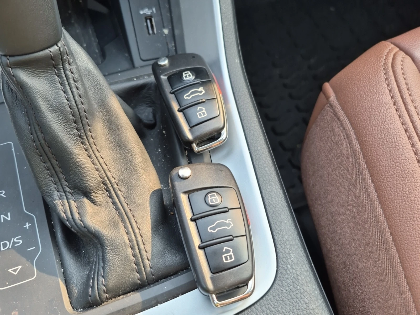 Audi Q3 * TECHNIK * DISTRONIC* 360* , снимка 8 - Автомобили и джипове - 56082918