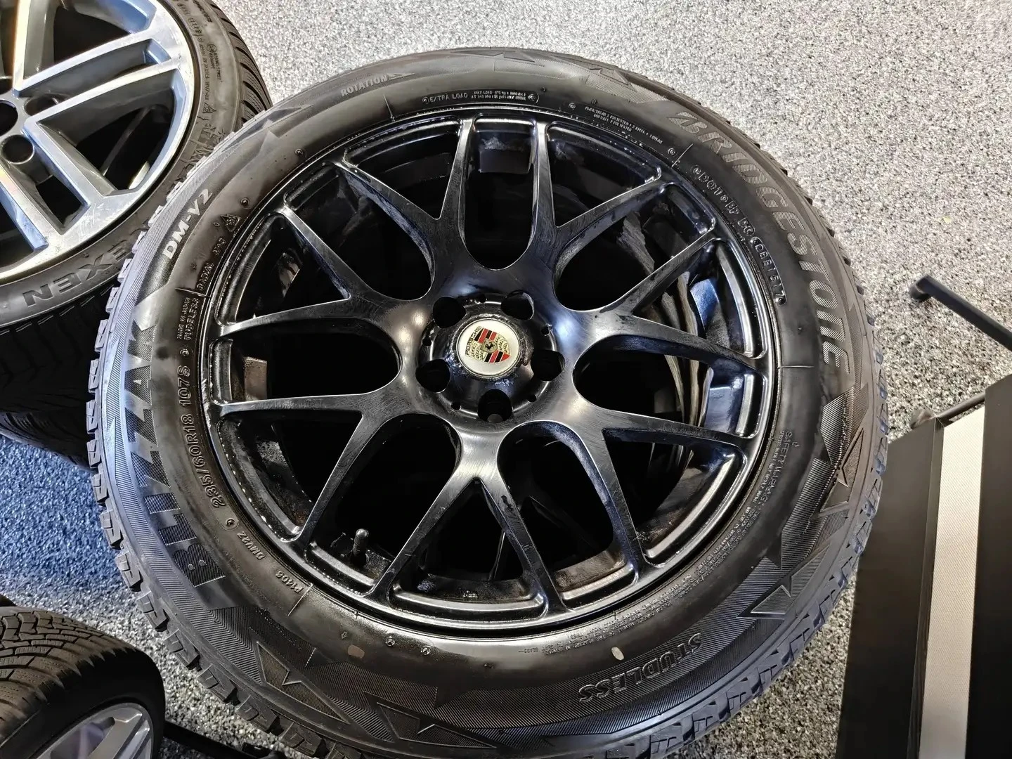 Porsche Macan S* ДВОЙНА ПАНОРАМА* РЕЗЕРВНИ ГУМИ* CLEANCARFAX, снимка 17 - Автомобили и джипове - 56105627