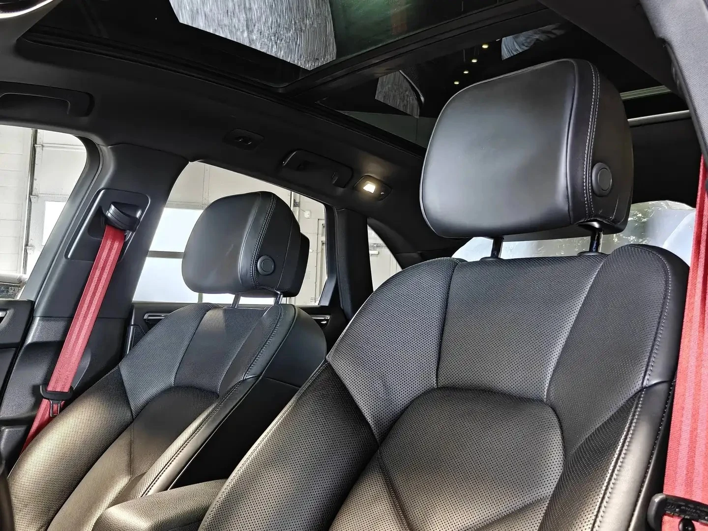 Porsche Macan S* ДВОЙНА ПАНОРАМА* РЕЗЕРВНИ ГУМИ* CLEANCARFAX, снимка 10 - Автомобили и джипове - 56105627