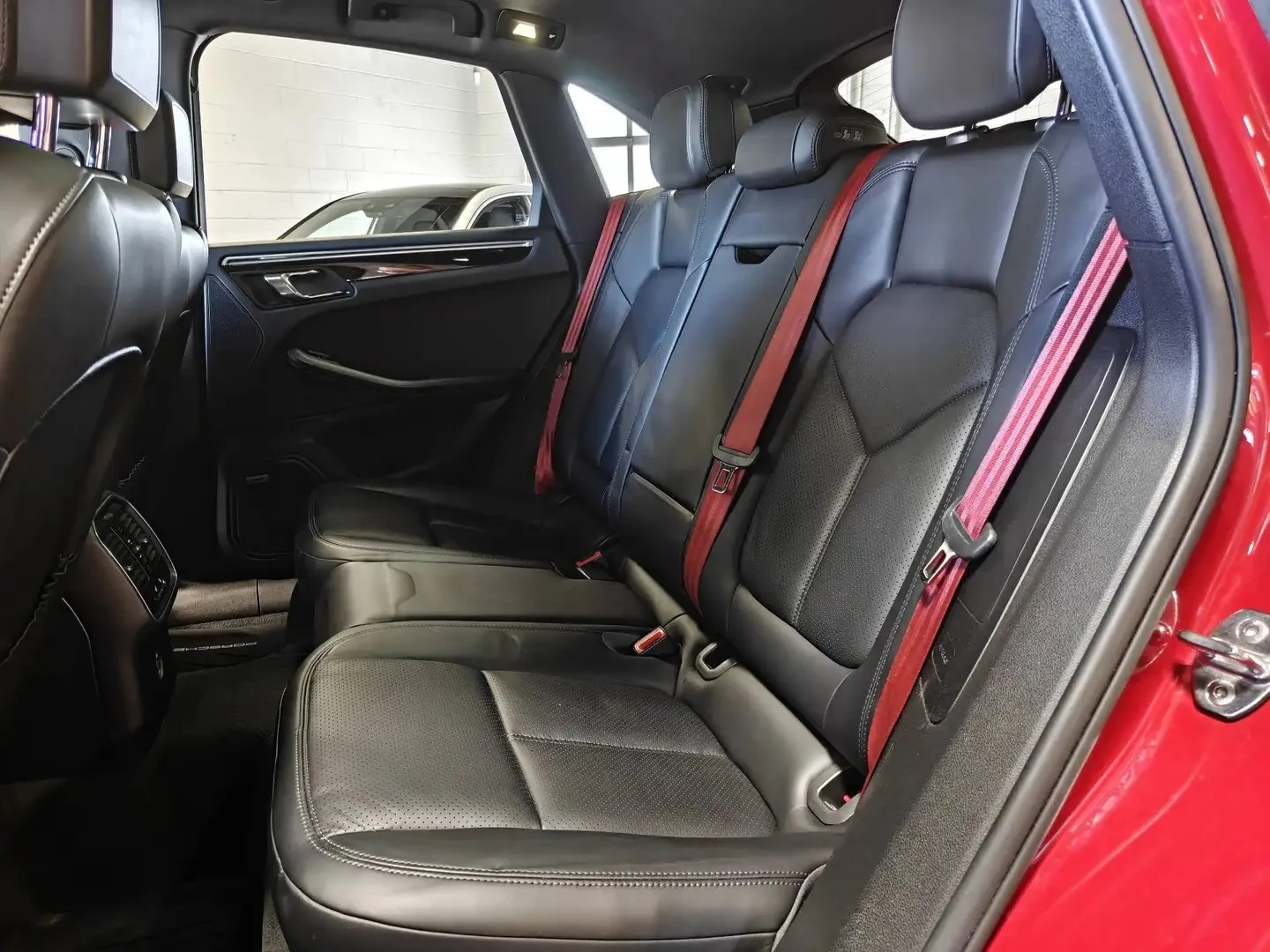 Porsche Macan S* ДВОЙНА ПАНОРАМА* РЕЗЕРВНИ ГУМИ* CLEANCARFAX, снимка 13 - Автомобили и джипове - 56105627