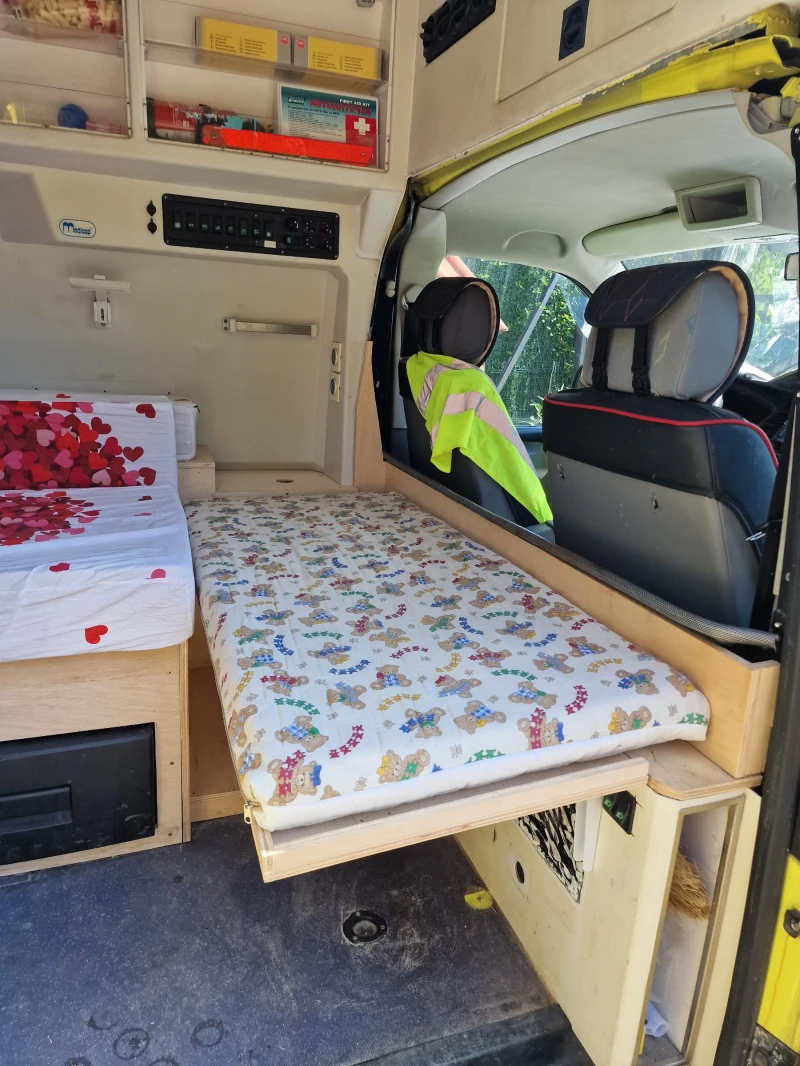 VW T5, снимка 4 - Бусове и автобуси - 52828213