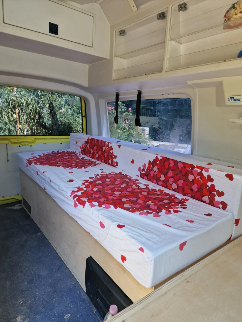 VW T5, снимка 2 - Бусове и автобуси - 52828213