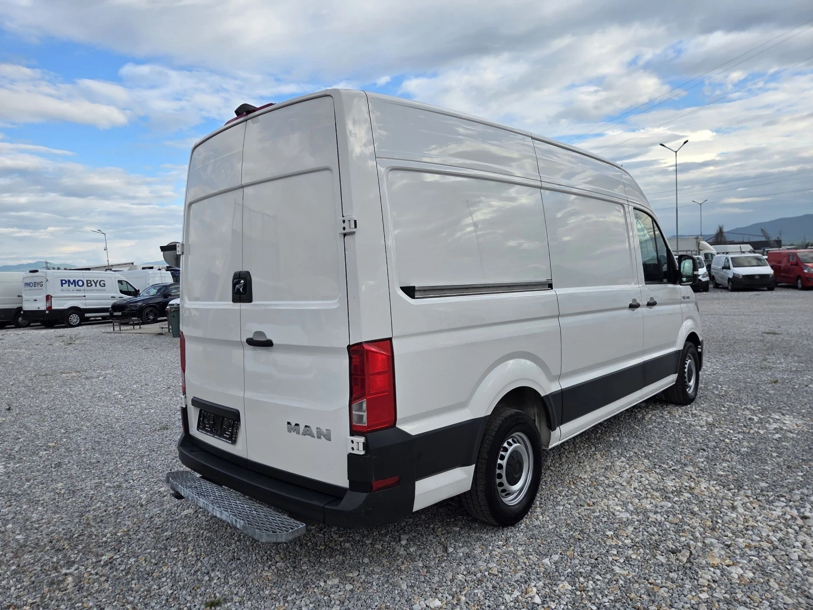 Man TGE 3.180, ХЛАДИЛЕН, Автоматик, Клима, Нави, LED, снимка 5 - Бусове и автобуси - 54487775