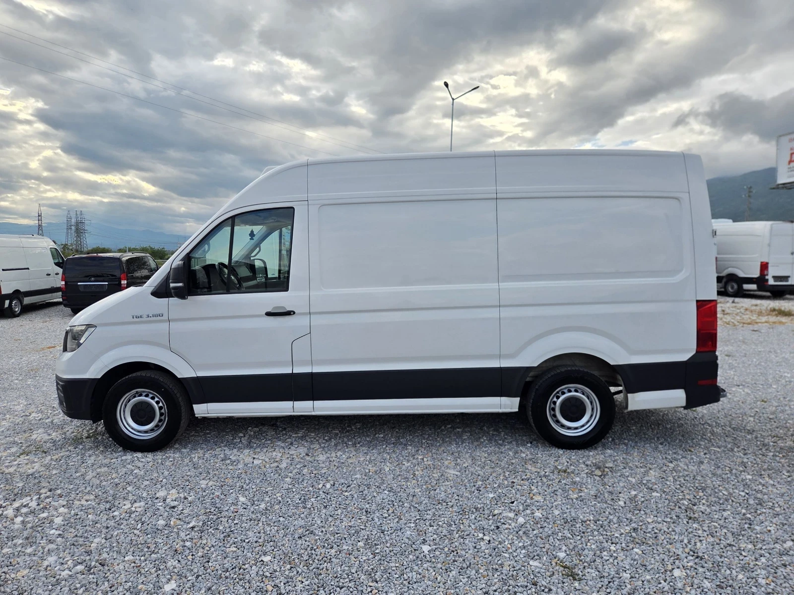Man TGE 3.180, ХЛАДИЛЕН, Автоматик, Клима, Нави, LED, снимка 2 - Бусове и автобуси - 54487775