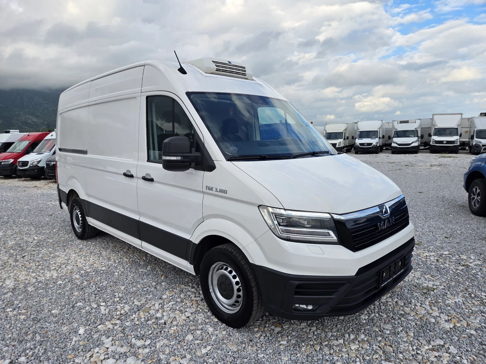 Man TGE 3.180, ХЛАДИЛЕН, Автоматик, Клима, Нави, LED, снимка 7 - Бусове и автобуси - 54487775