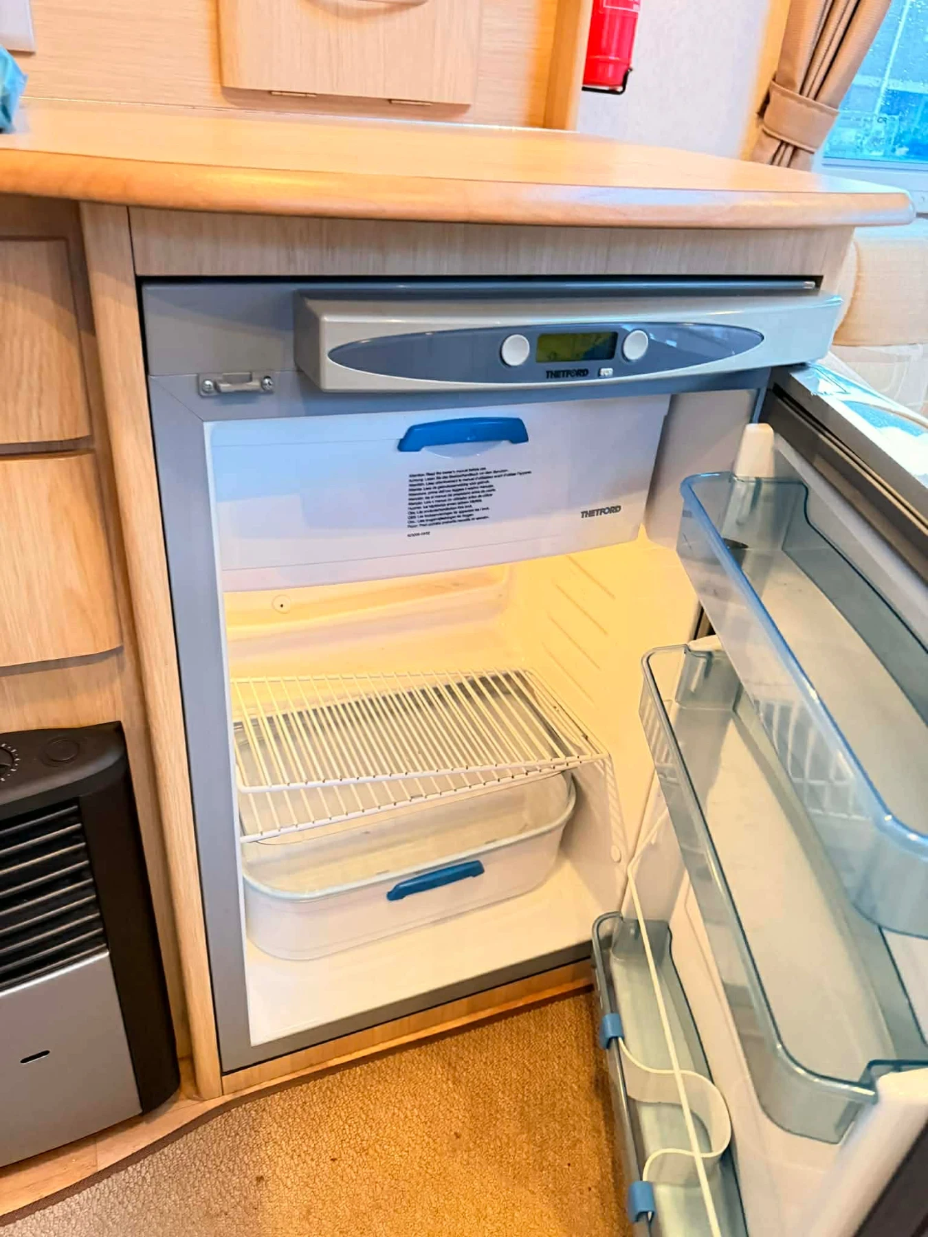 Каравана Coachmen Pastiche 460/2, снимка 15 - Каравани и кемпери - 53829853