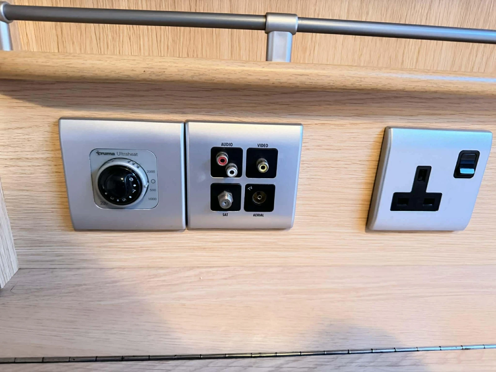 Каравана Coachmen Pastiche 460/2, снимка 14 - Каравани и кемпери - 53829853