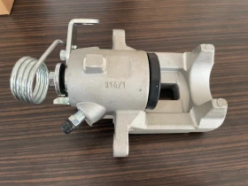 Спирачни апарати Audi A3 Golf 4 Seat Skoda, снимка 9