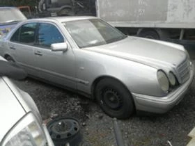 Mercedes-Benz E 300 300D НА ЧАСТИ , снимка 2