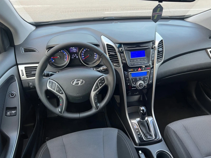 Hyundai I30 1.6i АВТОМАТ ШВЕЙЦАРИЯ, снимка 10 - Автомобили и джипове - 46751309