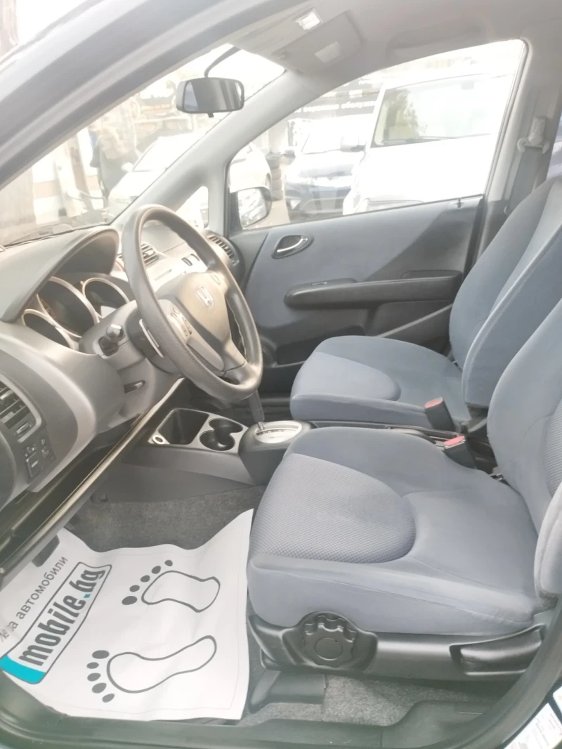 Honda Jazz 1.4 автоматик фейслифт, снимка 5 - Автомобили и джипове - 47456401