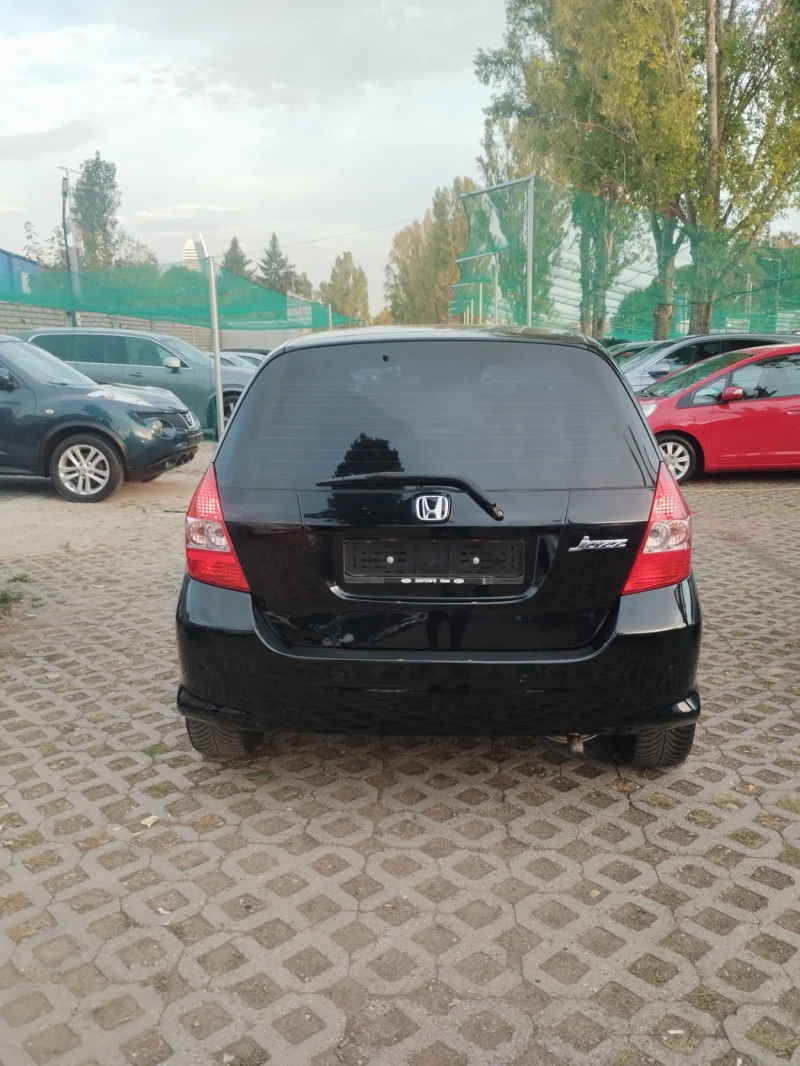 Honda Jazz 1.4 автоматик фейслифт, снимка 9 - Автомобили и джипове - 47456401